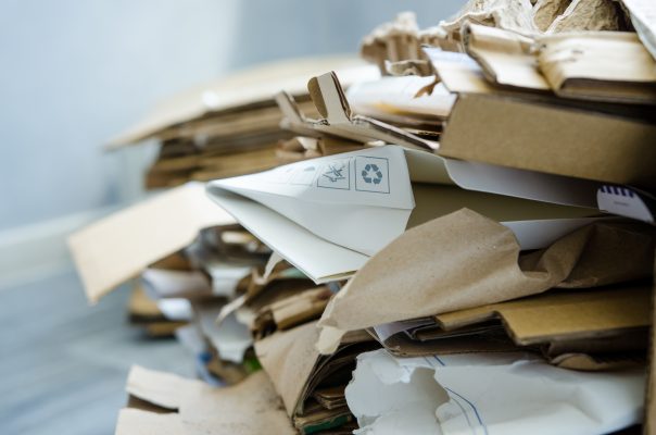 Papier en karton vullend